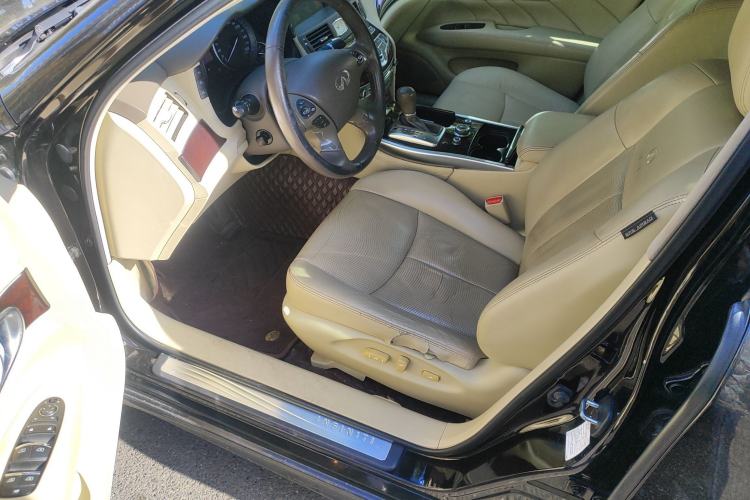 Used Infiniti M Series 2011 M25 Luxury Model Left Front Seat