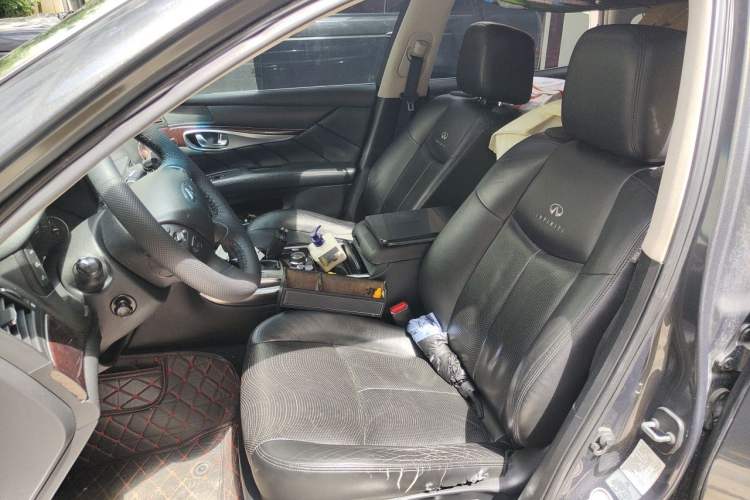 Used Infiniti M Series 2011 M25 Luxury Model Left Front Seat