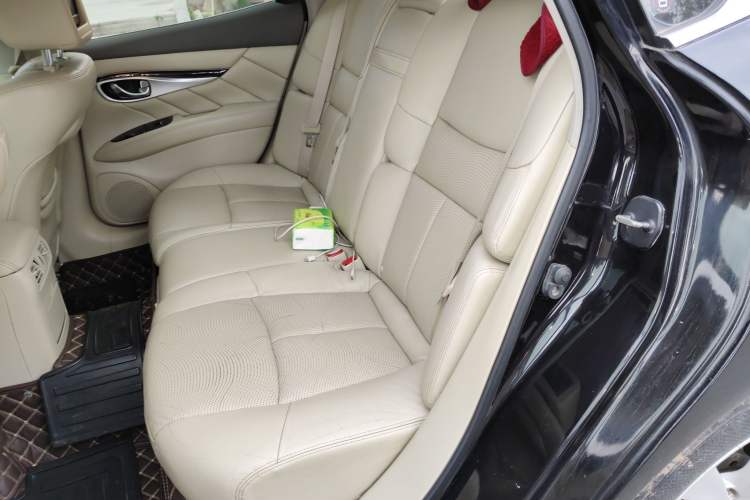 Used Infiniti M Series 2011 M25 Luxury Model Left Rear Seat