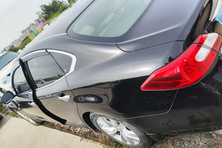 Used Infiniti M Series 2011 M25 Luxury Model Left Side