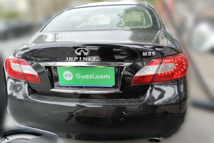 Used Infiniti M Series 2011 M25 Luxury Model Rear