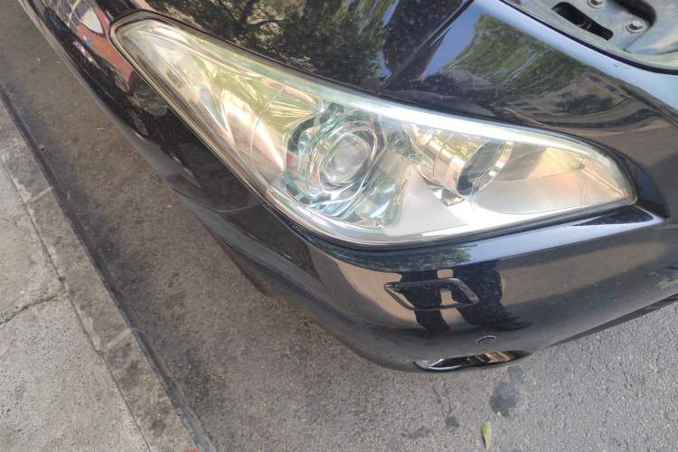 Used Infiniti M Series 2011 M25 Luxury Model Right Front Headlight