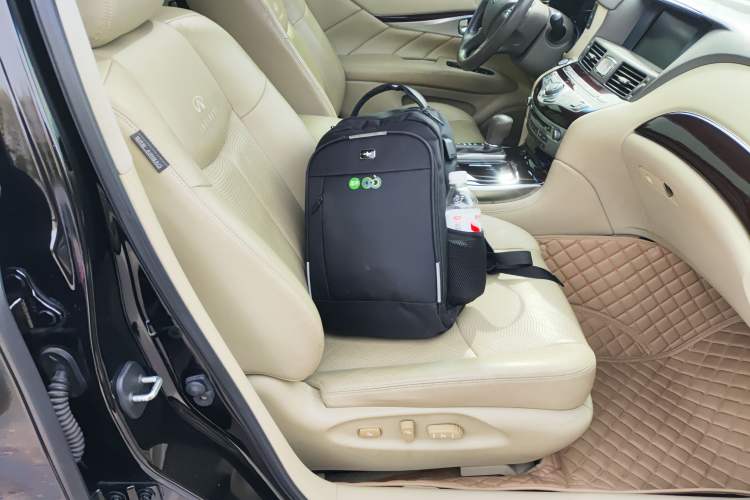 Used Infiniti M Series 2011 M25 Luxury Model Right Front Seat