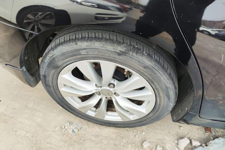 Used Infiniti M Series 2011 M25 Luxury Model Right Rear Wheel Hub