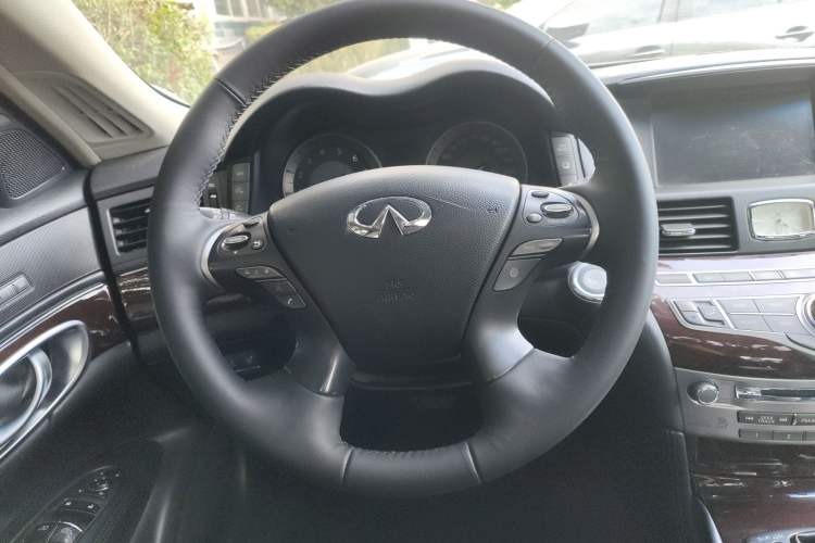 Used Infiniti M Series 2011 M37 model Steering Wheel