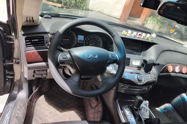 Used Infiniti M Series 2011 M25 Luxury Model Steering Wheel