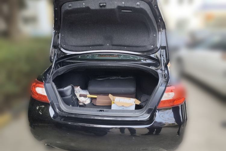 Used Infiniti M Series 2011 M37 model Trunk