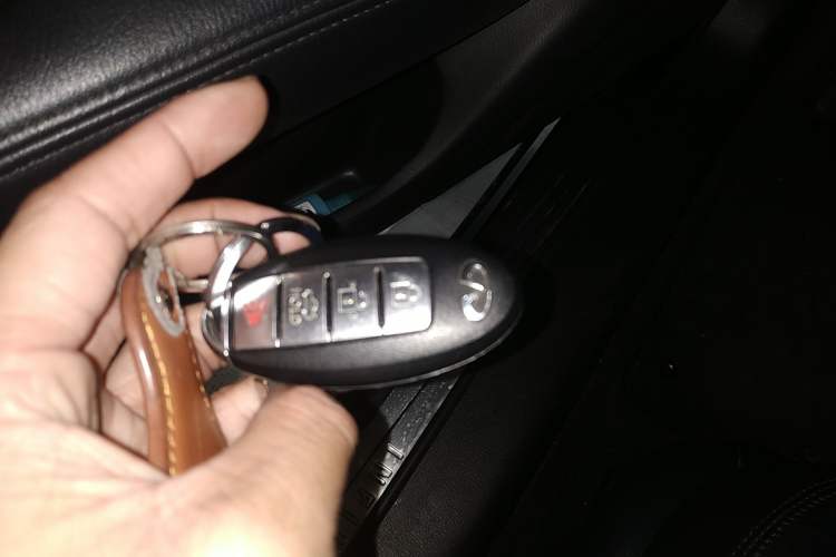 Used Infiniti M Series 2011 M25 Comfort Model Vehicle Key