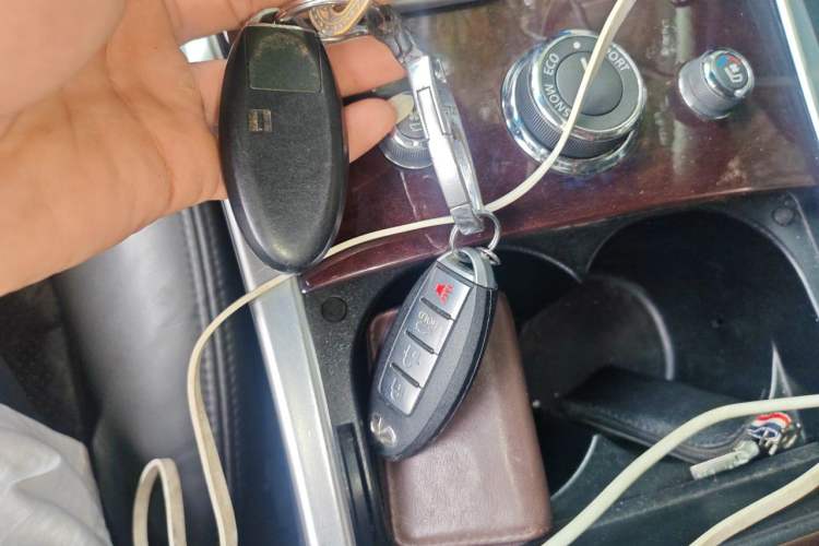 Used Infiniti M Series 2011 M25 Comfort Model Vehicle Key