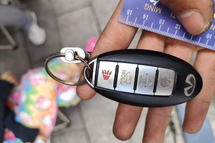 Used Infiniti M Series 2011 M25 Luxury Model Vehicle Key