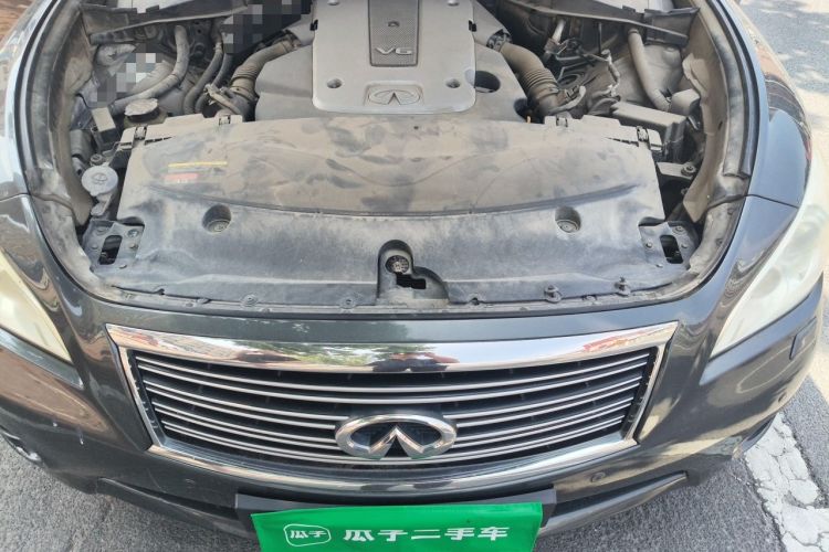 Used Infiniti M Series 2011 M25 Luxury Model Engine Bay