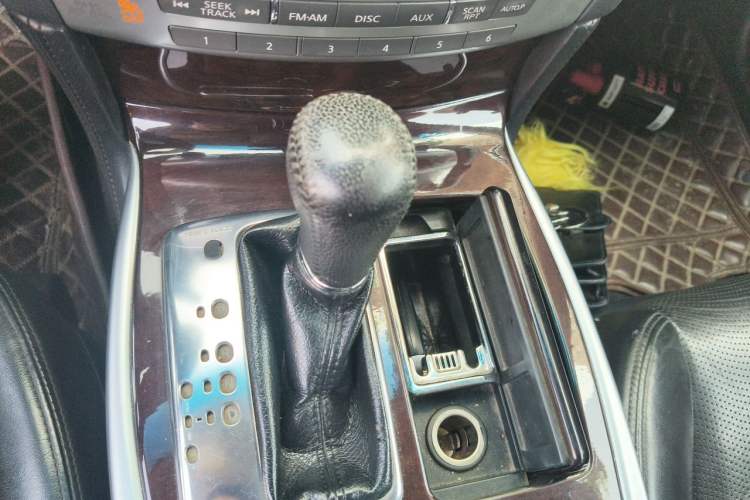Used Infiniti M Series 2011 M25 Luxury Model Gear Lever