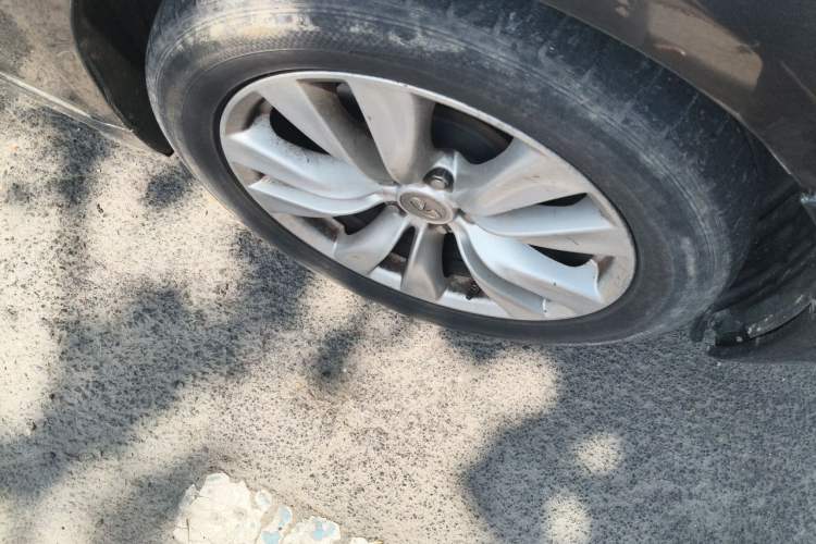 Used Infiniti M Series 2011 M25 Luxury Model Right Front Wheel Hub