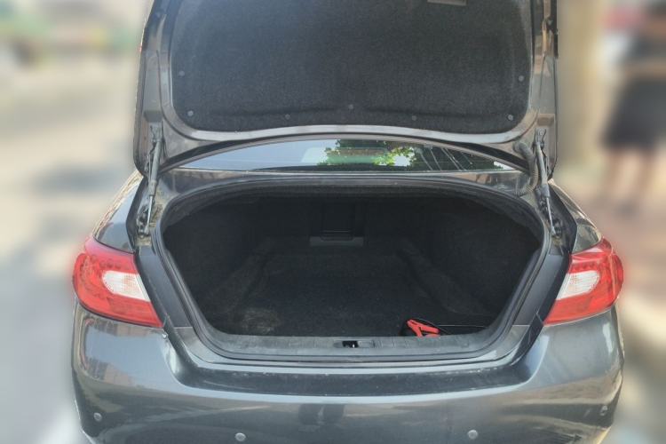Used Infiniti M Series 2011 M25 Luxury Model Trunk
