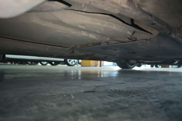 Used Infiniti M Series 2011 M37 model Chassis Rear Right