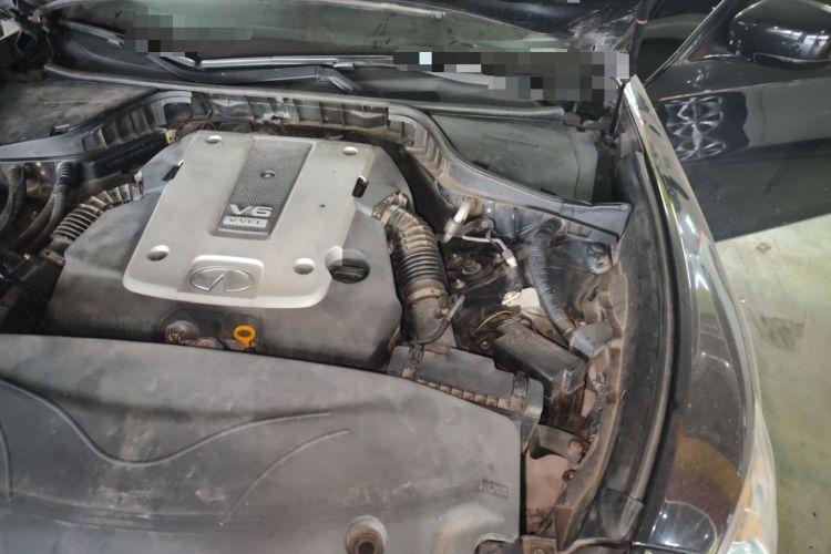 Used Infiniti M Series 2011 M37 model Engine Bay Left
