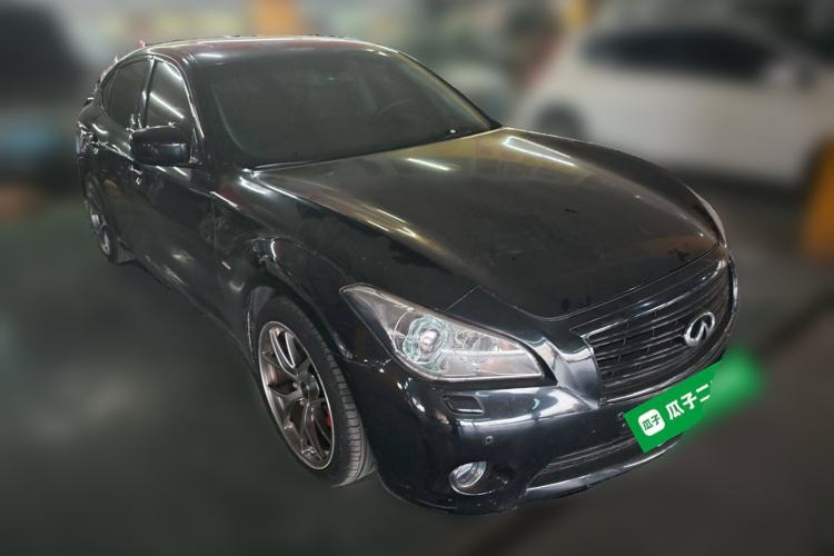 Used Infiniti M Series 2011 M37 model Front Right 45 Deg