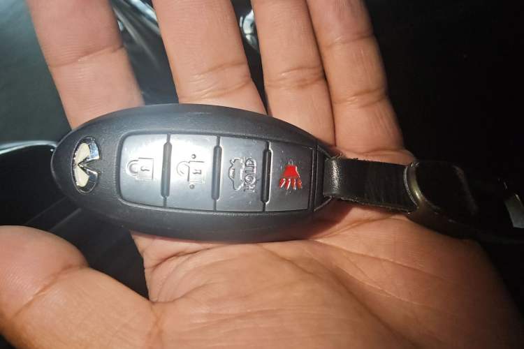 Used Infiniti M Series 2011 M37 model Vehicle Key