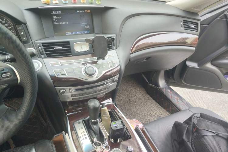 Used Infiniti M Series 2011 M25 Luxury Model Audio And AC Panel