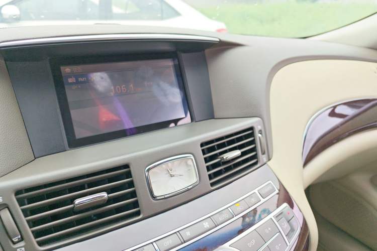 Used Infiniti M Series 2011 M25 Comfort Model Audio And AC Panel