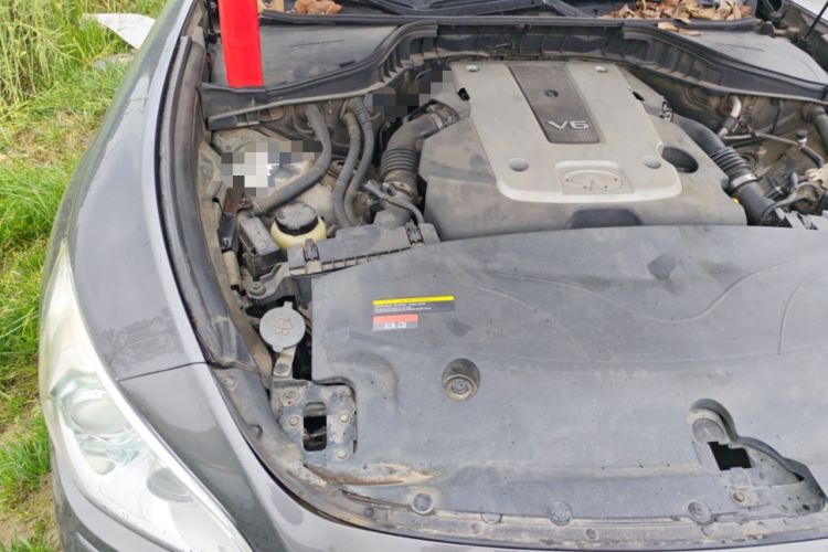 Used Infiniti M Series 2011 M25 Comfort Model Engine Bay Right