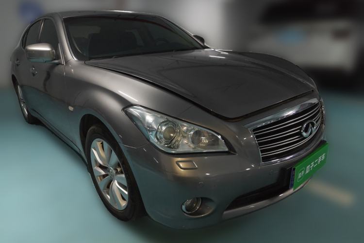 Used Infiniti M Series 2011 M25 Comfort Model Front Right 45 Deg