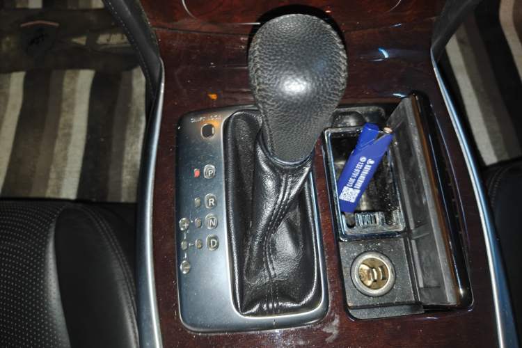 Used Infiniti M Series 2011 M25 Comfort Model Gear Lever