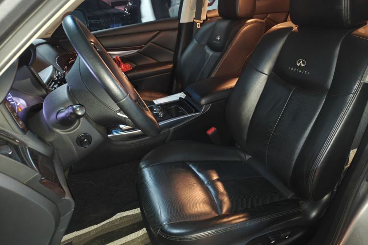 Used Infiniti M Series 2011 M25 Comfort Model Left Front Seat