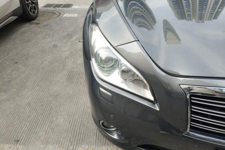 Used Infiniti M Series 2011 M25 Luxury Model Right Front Headlight