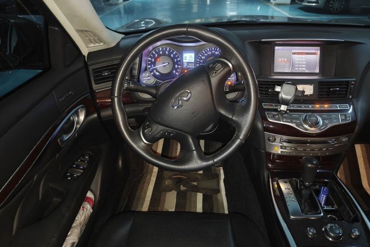Used Infiniti M Series 2011 M25 Comfort Model Steering Wheel