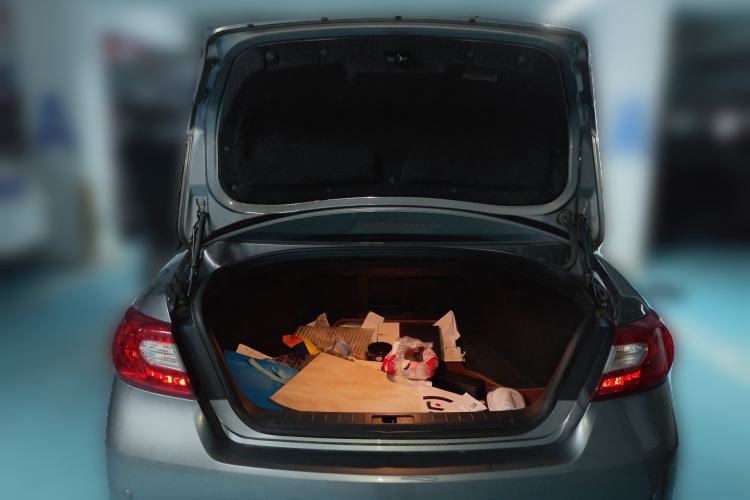 Used Infiniti M Series 2011 M25 Comfort Model Trunk