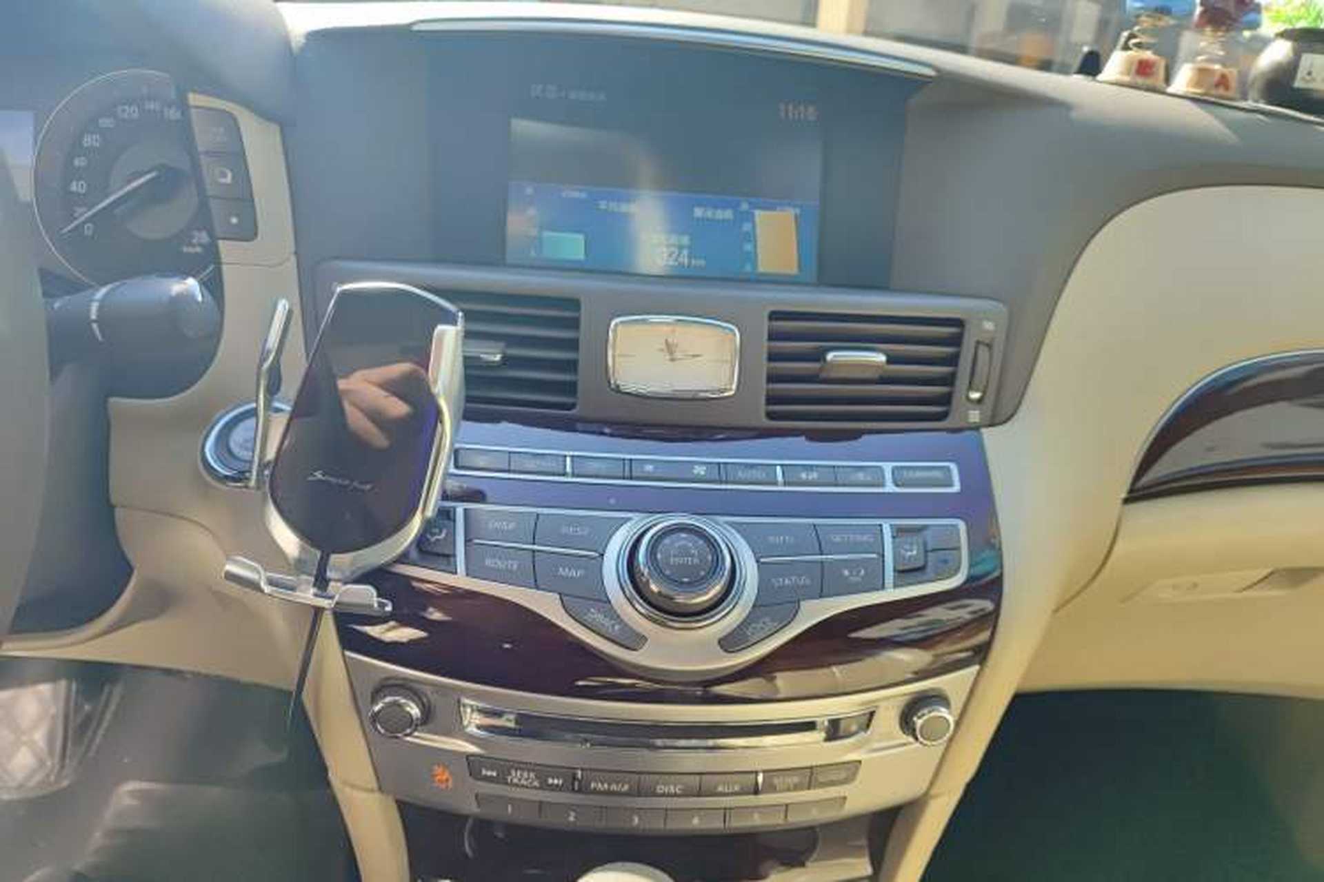 Used Infiniti M Series 2011 M25 Luxury Model Audio And AC Panel