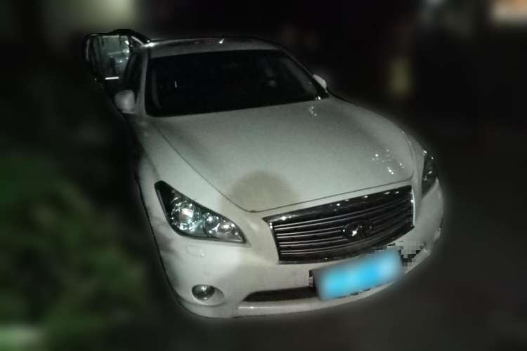 Used Infiniti M Series 2011 M25 Luxury Model Front Right 45 Deg