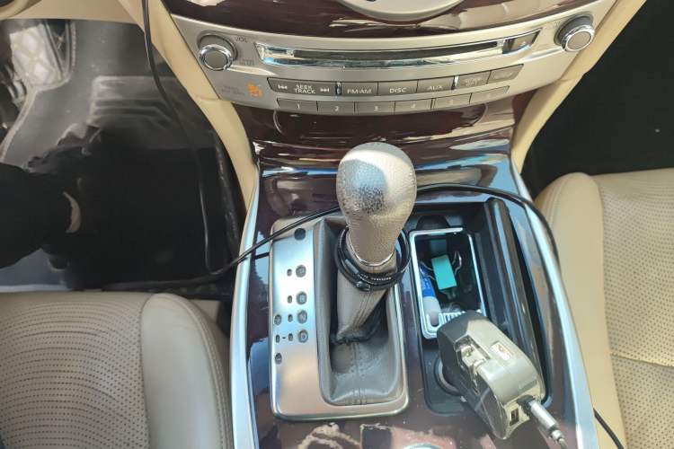 Used Infiniti M Series 2011 M25 Luxury Model Gear Lever
