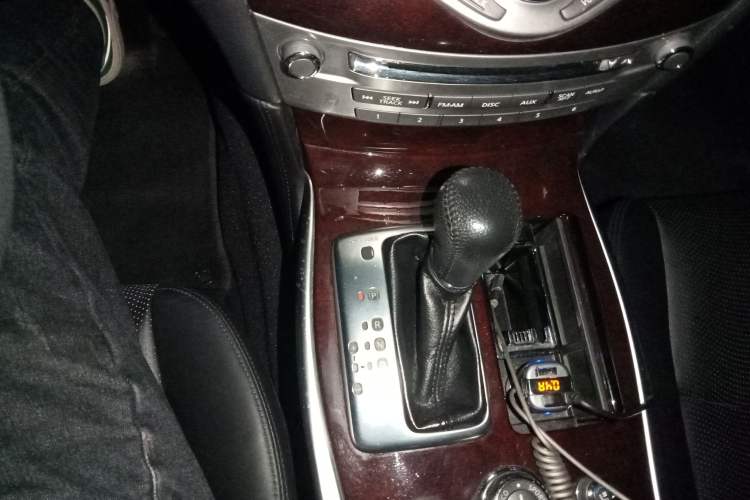 Used Infiniti M Series 2011 M25 Luxury Model Gear Lever