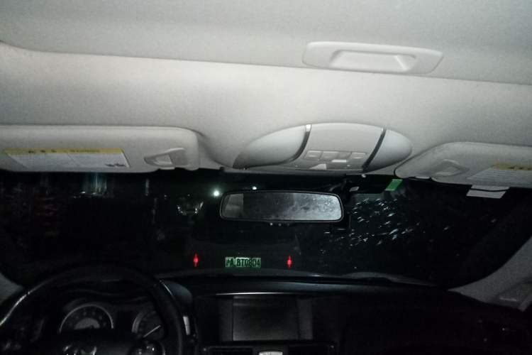 Used Infiniti M Series 2011 M25 Luxury Model Headliner