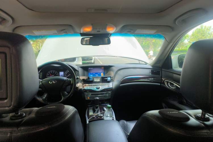Used Infiniti M Series 2011 M37 model Headliner
