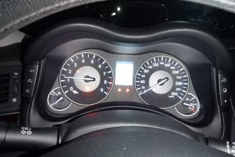 Used Infiniti M Series 2011 M25 Luxury Model Instrument Cluster