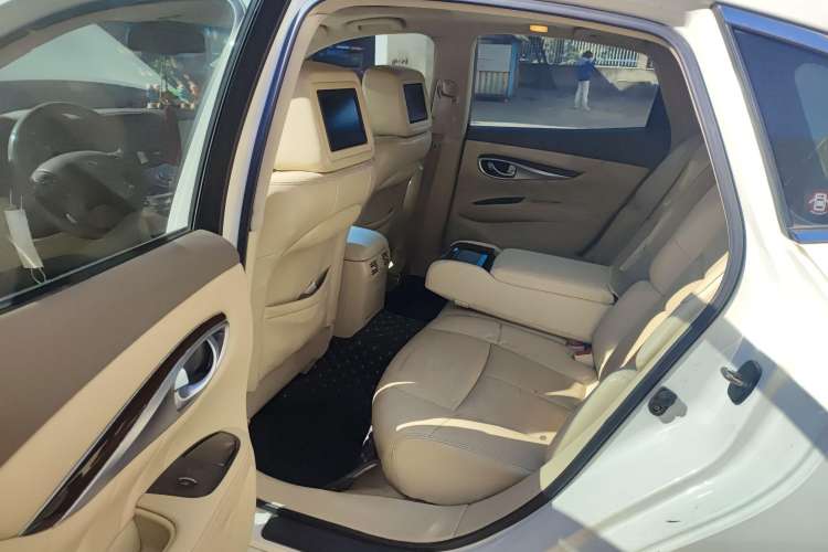Used Infiniti M Series 2011 M25 Luxury Model Left Rear Seat