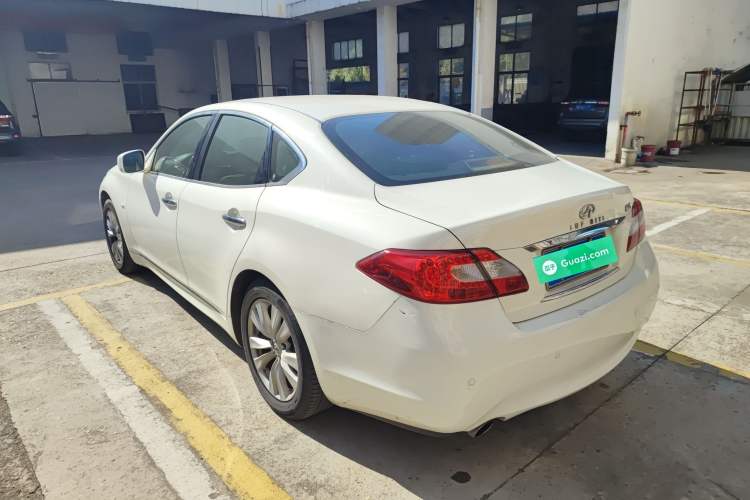 Used Infiniti M Series 2011 M25 Luxury Model Rear Left 45 Deg