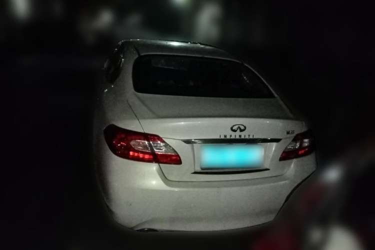 Used Infiniti M Series 2011 M25 Luxury Model Rear