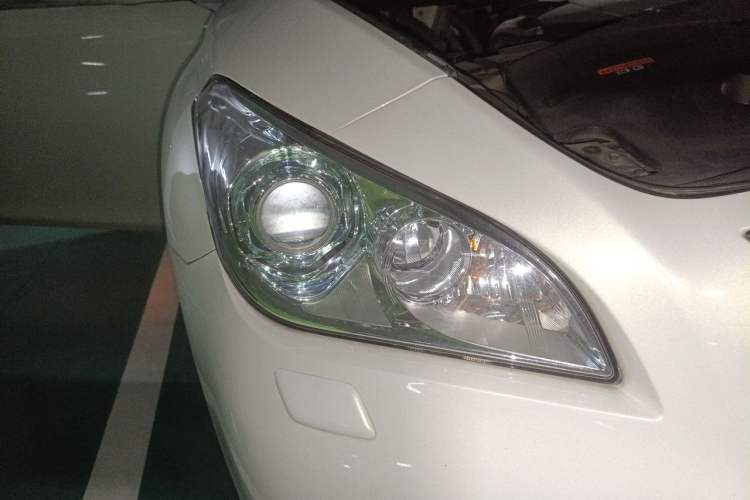 Used Infiniti M Series 2011 M25 Comfort Model Right Front Headlight