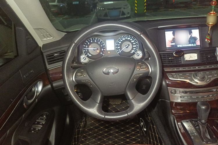 Used Infiniti M Series 2011 M25 Comfort Model Steering Wheel