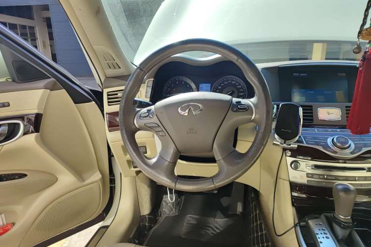 Used Infiniti M Series 2011 M25 Luxury Model Steering Wheel