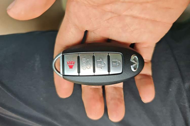 Used Infiniti M Series 2011 M37 model Vehicle Key