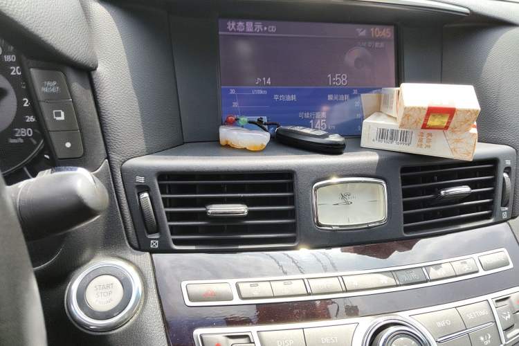 Used Infiniti M Series 2012 M25L Elegance Edition Audio And AC Panel