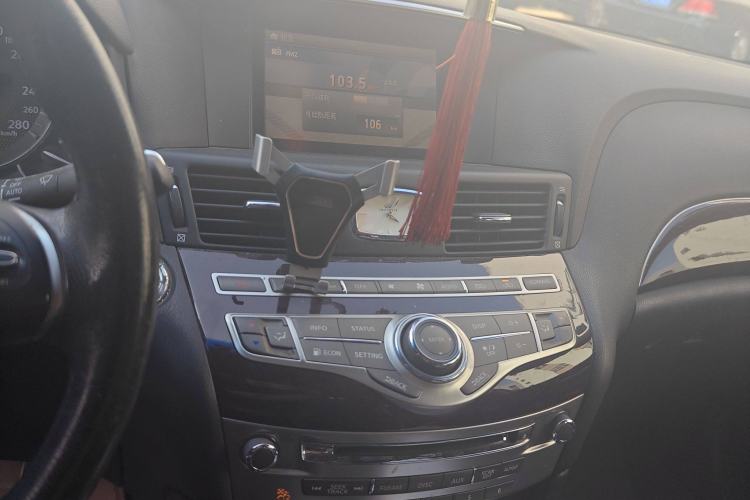 Used Infiniti M Series 2012 M25L Comfort Edition Audio And AC Panel