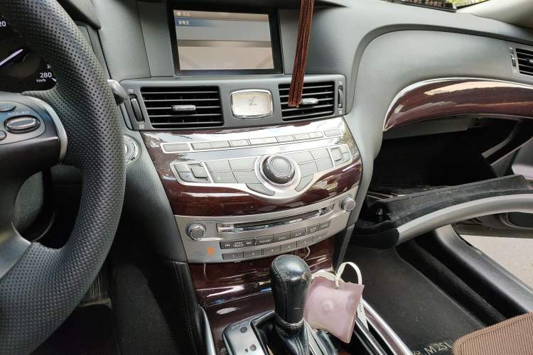 Used Infiniti M Series 2012 M25L Comfort Edition Audio And AC Panel