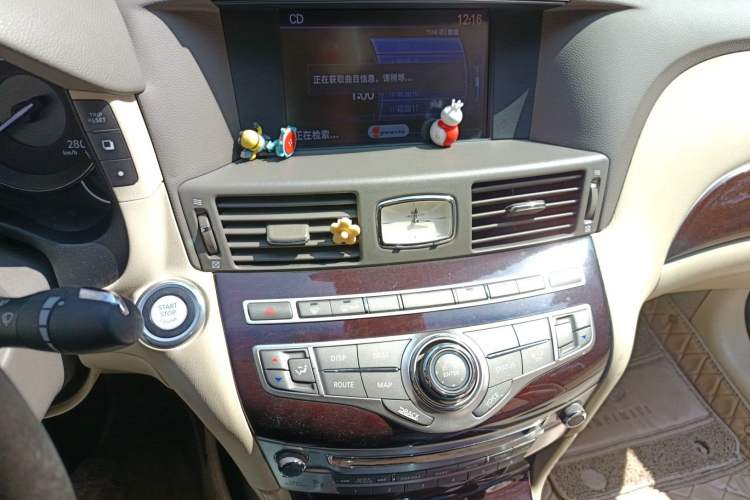 Used Infiniti M Series 2012 M25L Elegance Edition Audio And AC Panel