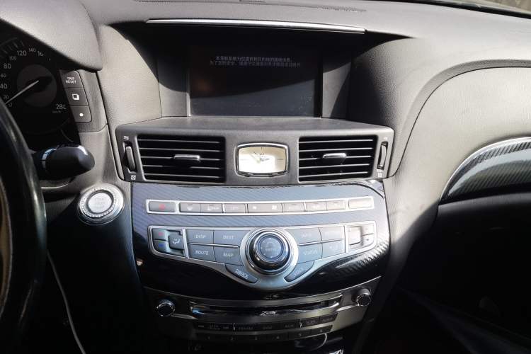 Used Infiniti M Series 2012 M25L Elegance Edition Audio And AC Panel